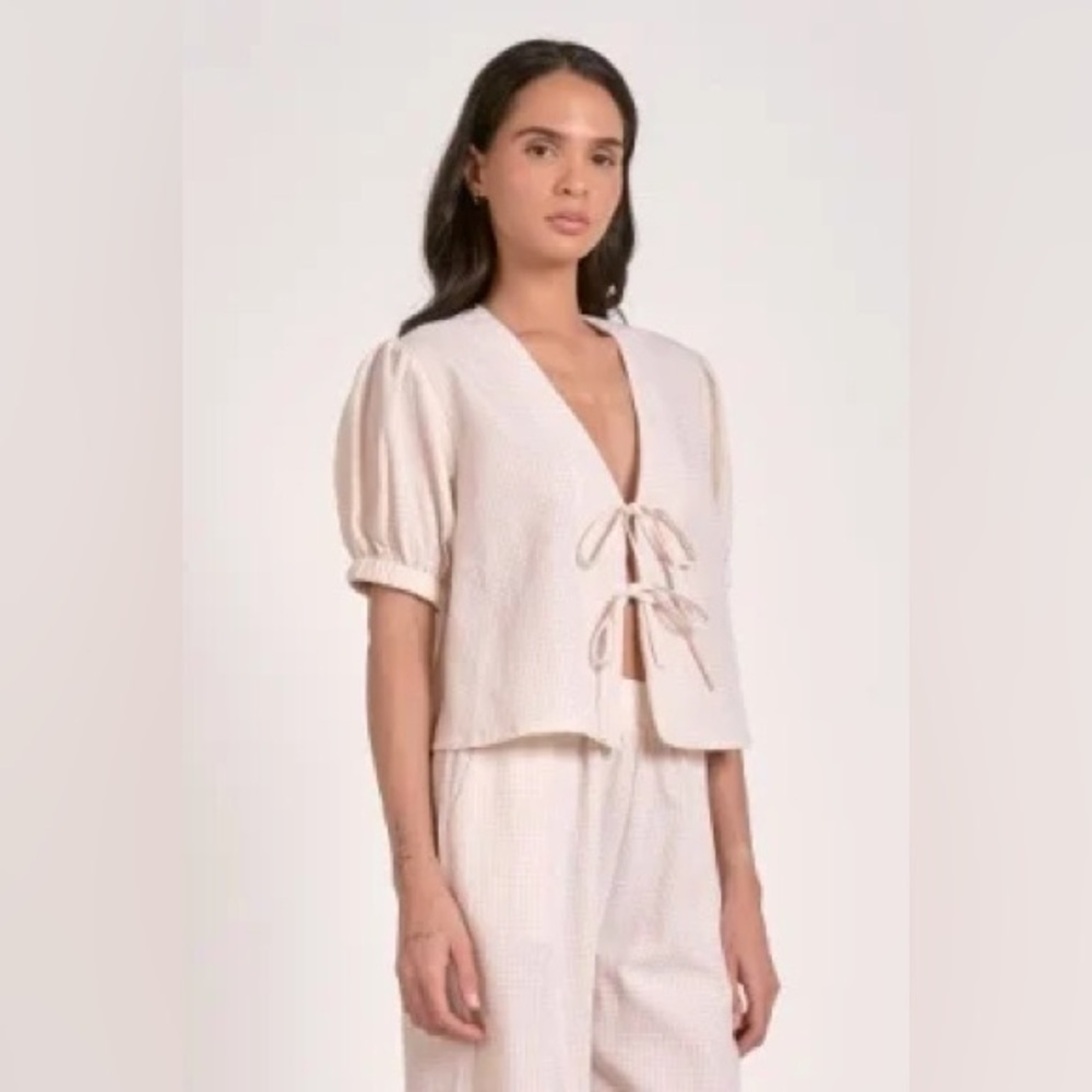 NEW Elan Tan Seersucker Tie Top